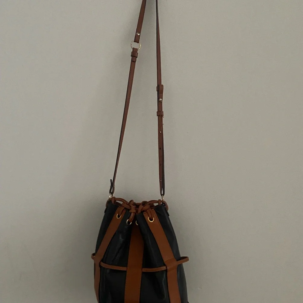 Ulla Johnson Black and Brown Leather Drawstring Bucket Bag - Picture 3 of 6